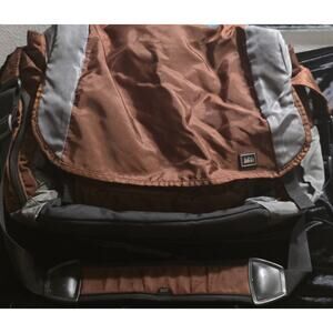 REI Messenger Bag Laptop Shoulder Bag Padded Strap Travel Rust Brown School